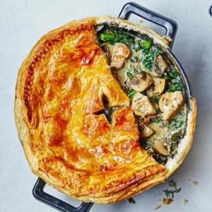 Creamy mushroom and beef pie